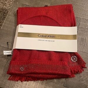 Calvin Klein 2 piece set / hat and scarf
